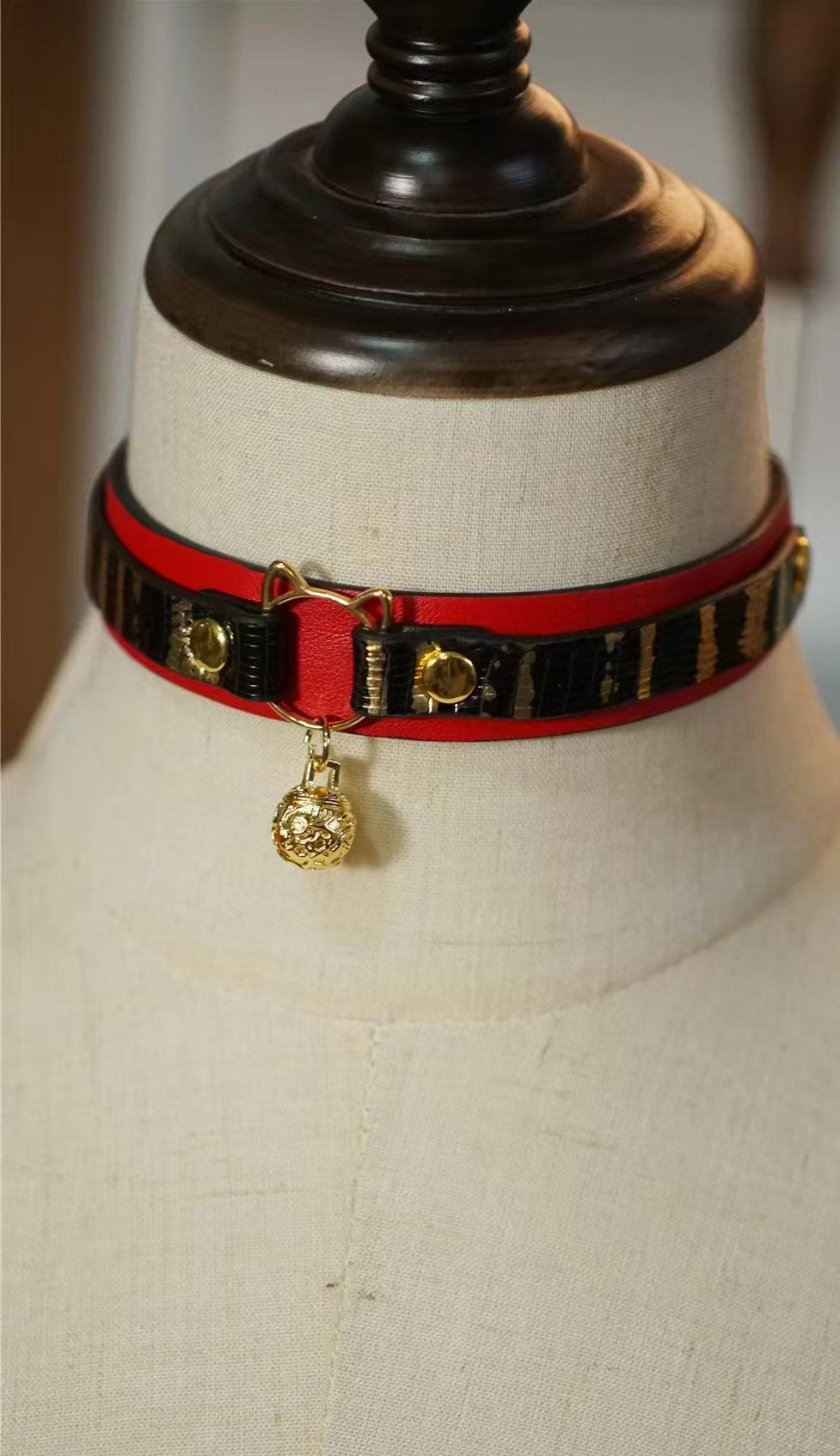Gilt Contrast 4